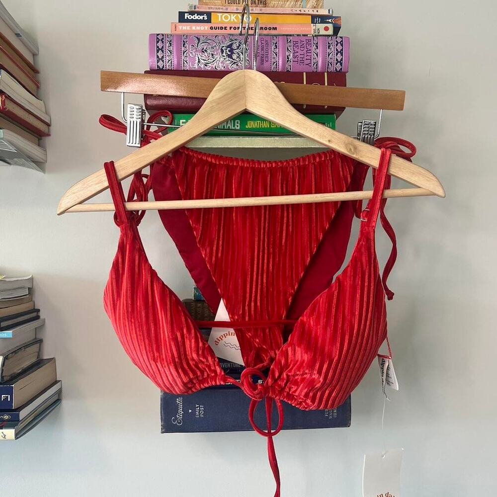 Red Dippin Daisys Swimsuit New with tags Size XL